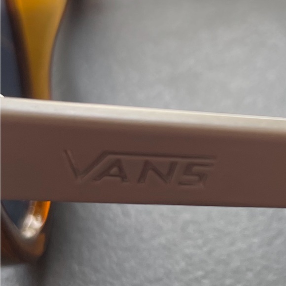 Vans sunglasses - Picture 3 of 5
